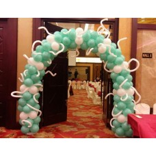 Simple creative balloon arch entrence
